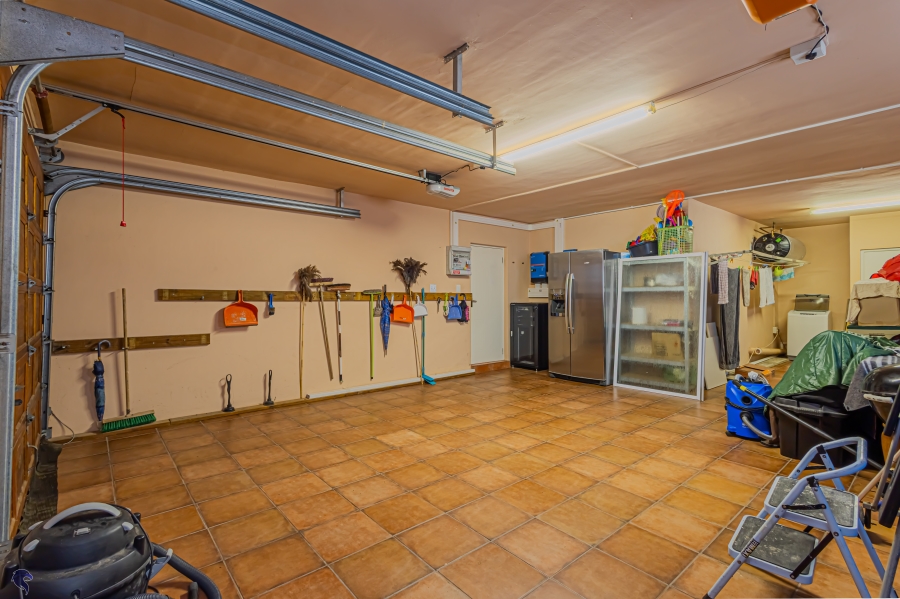 5 Bedroom Property for Sale in Waterfront Western Cape